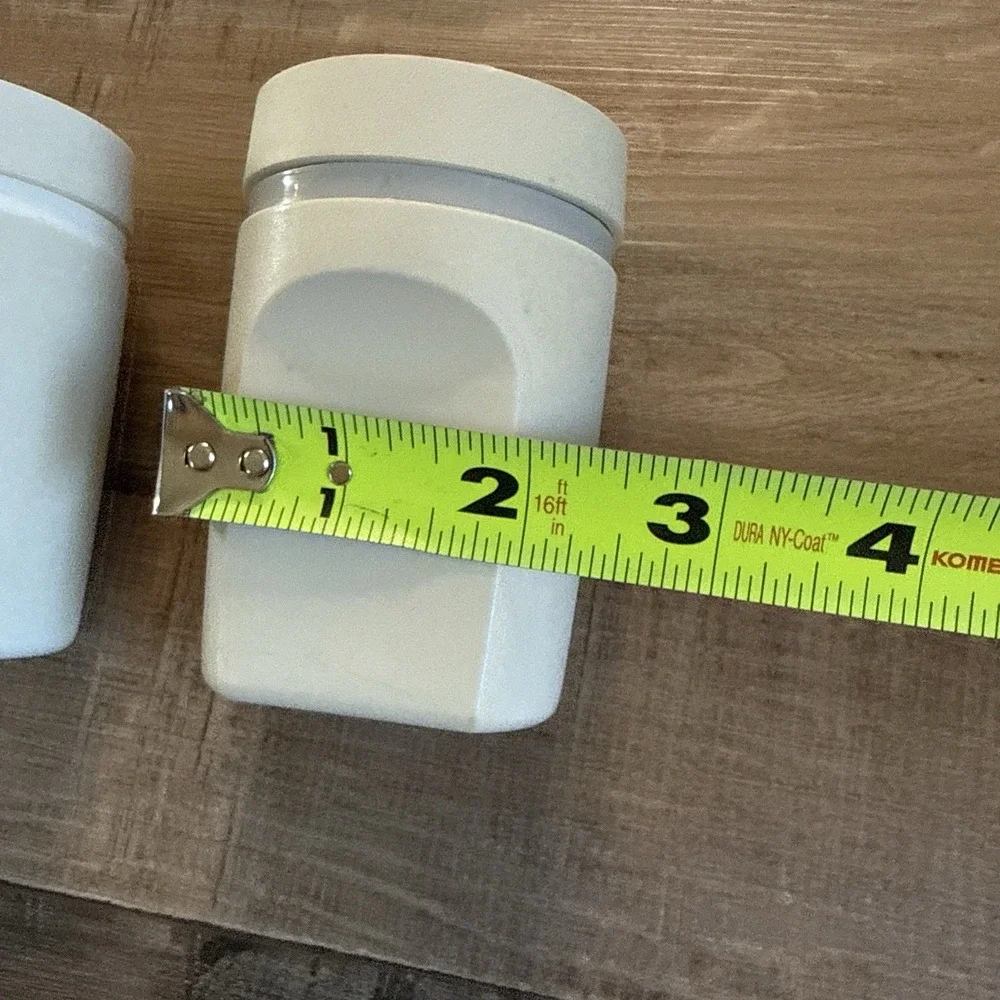 Tupperware Vintage Beige Plastic Salt & Pepper Shakers w/ Lids Small 1471